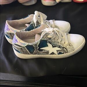 Women's Glitter Star Sneakers with Blue and White Details